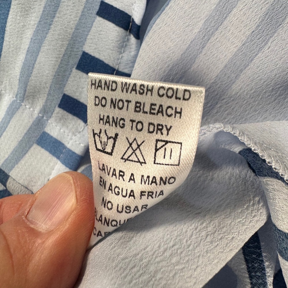 Doe and Rae Geometric Button Up Shirt Womens‎ L Blue White Modern Minimal - Picture 5 of 9